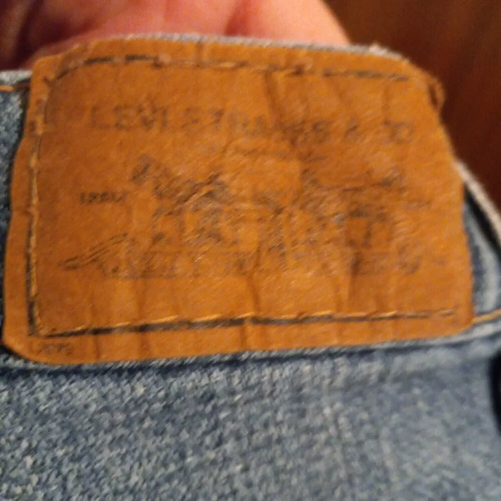 Levis 514 Cut Off Denim Shorts-Size 4-Bermuda Length-Raw Hem-Red Tab-Flap Pocket